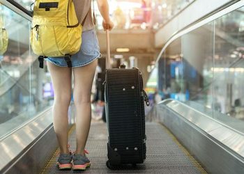 Alasan Koper Wajib Dibungkus Plastik Saat Mudik Lebaran Agar Aman