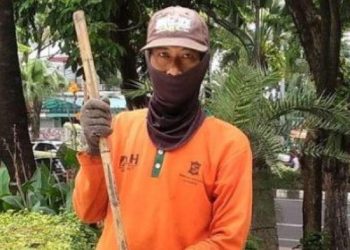 Perjuangan WNA Malaysia Jadi Tukang Sapu di Lombok Demi Anak