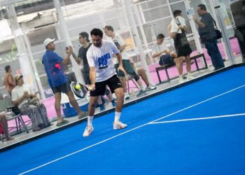 PHK Mengancam! Pegawai Padel Jakarta Curhat Jam Operasional Dibatasi