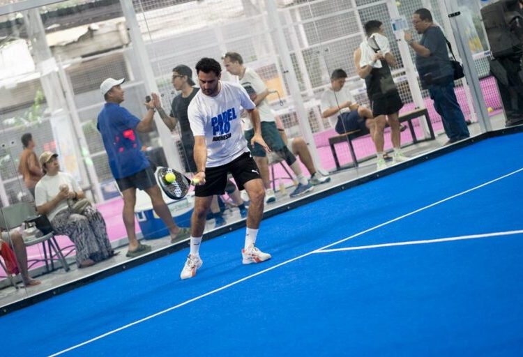 PHK Mengancam! Pegawai Padel Jakarta Curhat Jam Operasional Dibatasi