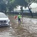 Banjir Perempatan Puri, Lalu Lintas Kembangan Jakarta Barat Macet Total