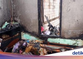 Kebakaran Ludeskan Rumah Panggung di OKI: Motor, Perabotan Hangus