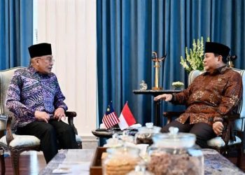 Seskab Teddy Ungkap Pertemuan Prabowo-PM Anwar: Fokus Strategis Geopolitik Asia Barat