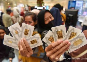 Harga Emas Antam Hari Ini Anjlok Rp30.000: Saatnya Beli atau Tunggu Lagi?