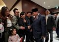 Antusiasme Diaspora di Jepang Sambut Prabowo: Momen Hangat Selfie dan Tanda Tangan Bersejarah