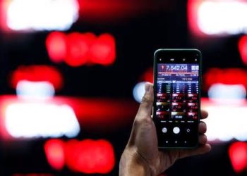 Guncangan Pasar 2026: IHSG Tergelincir ke 7.048, Rupiah Ambruk Dekati Rp 17.000 per Dolar AS – Apa Artinya Bagi Anda?