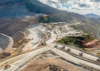 Mengapa Laba Bersih AMMAN Anjlok 60% di 2025? Analisis Mendalam Kinerja AMMN