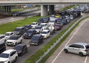 Arus di Tol Cipali Melambat: Mengapa Berhenti di Bahu Jalan Bisa Berakibat Fatal?