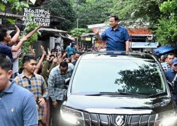 Aksi “Nyamar” Prabowo di Pinggir Rel Senen: Cerita Seskab Teddy di Balik Blusukan Dadakan 2026