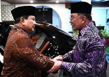 Sinergi Abadi Dua Pemimpin Serumpun: Momen Akrab Prabowo Antar Anwar Ibrahim Satu Mobil ke Halim