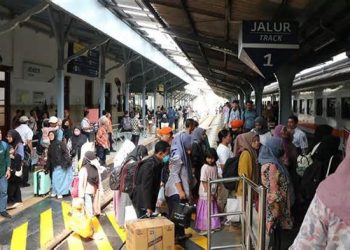 Arus Balik Lebaran 2026: KAI Daop 9 Jember Catat Rekor Lonjakan Penumpang, Tiket Ludes Terjual!