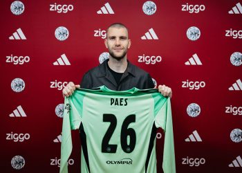 Link Live Streaming: Debut Maarten Paes vs Ajax