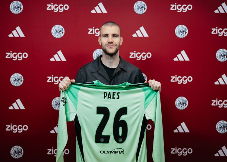 Link Live Streaming: Debut Maarten Paes vs Ajax