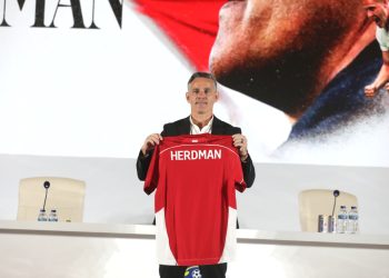 John Herdman Terpukau Atmosfer SUGBK: Misi Ambisius Bawa Timnas Indonesia ke Piala Dunia 2030