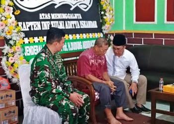 Penghormatan Terakhir: Panglima TNI Jenderal Agus Subiyanto Melayat ke Rumah Duka Kapten Zulmi di Cimahi