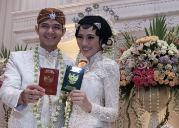 Kasus PT DSI: Dude Harlino dan Alyssa Soebandono Diperiksa Bareskrim, Dicecar 53 Pertanyaan!